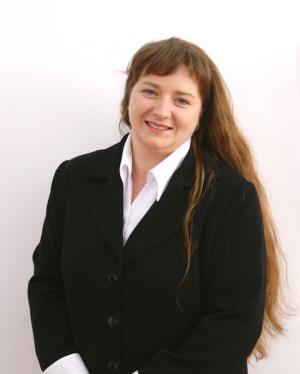 Dr Izabella Zielecka-Panek jest dyrygentem i dyrektorem artystycznym Chóru Uniwersytetu
Śląskiego „Harmonia”